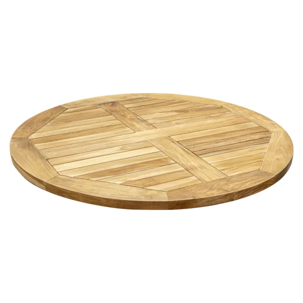 Teak ağacından yapılmış yuvarlak masa tablasının yandan görünüşü. 79 cm çapında, dayanıklı ve modern şaşırtmalı ızgara desenli.